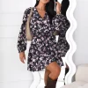 rochie-scurta-eleganta-neagra-cu-imprimeu-si-decolteu-petrecut