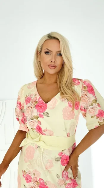 rochie-scurta-galbena-cu-imprimeu-floral-delicat-si-cordon-in-talie
