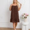 rochie-scurta-maro-cu-bretele-buline-si-volanas-la-baza