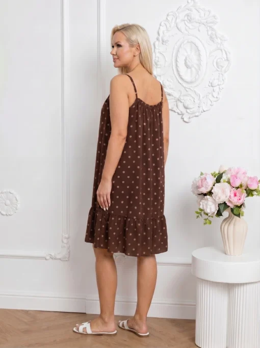 rochie-scurta-maro-cu-bretele-buline-si-volanas-la-baza