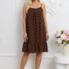 rochie-scurta-maro-cu-bretele-buline-si-volanas-la-baza