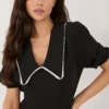rochie-scurta-neagra-cu-guler-contrastant