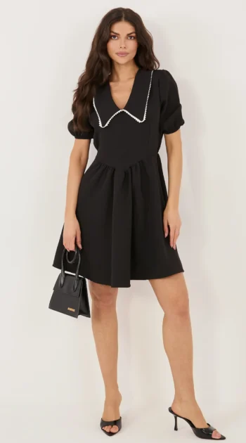 rochie-scurta-neagra-cu-guler-contrastant