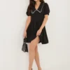 rochie-scurta-neagra-cu-guler-contrastant