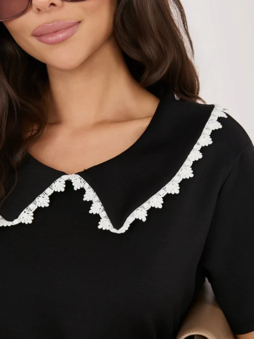 rochie-scurta-neagra-cu-guler-dantelat