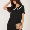 rochie-scurta-neagra-cu-guler-dantelat