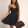 rochie-scurta-neagra-cu-volane-si-bretele-subtiri