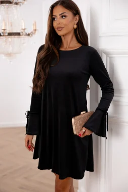 Rochie scurta neagra din catifea cu maneci evazate si fundite decorative