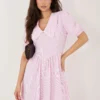 rochie-scurta-roz-cu-dungi-si-guler-supradimensionat
