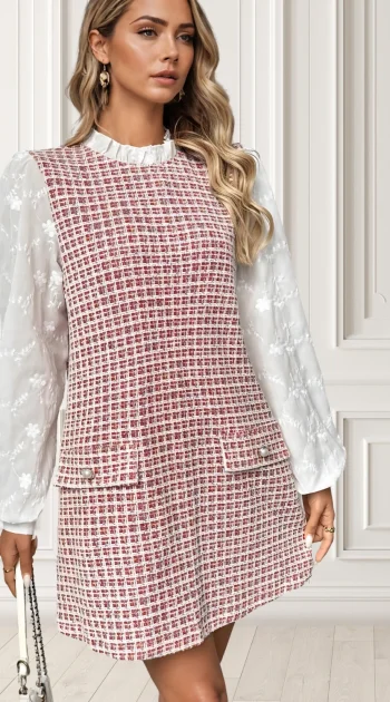 rochie-scurta-roz-cu-maneci-cu-broderie