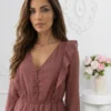 rochie-scurta-roz-prafuit-cu-volanase-si-croi-romantic