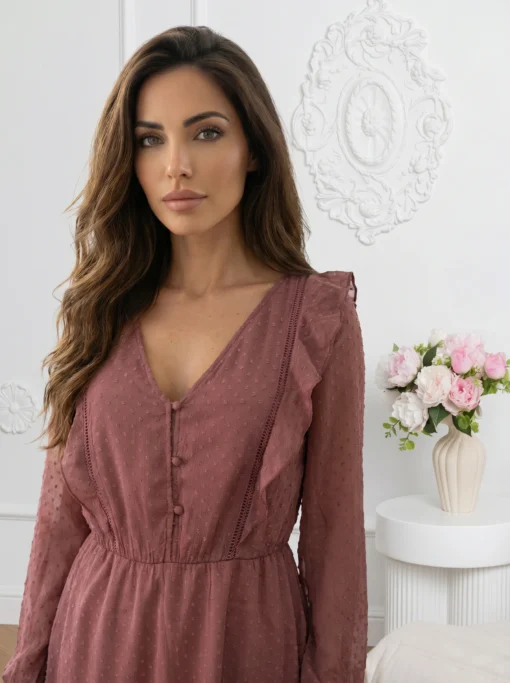 rochie-scurta-roz-prafuit-cu-volanase-si-croi-romantic