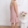 rochie-scurta-roz-pudra-din-vascoza-cu-buline-si-volanas-la-baza