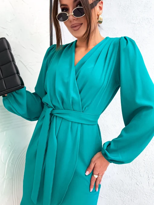 rochie-scurta-turcoaz-cu-decolteu-petrecut-si-cordon-in-talie