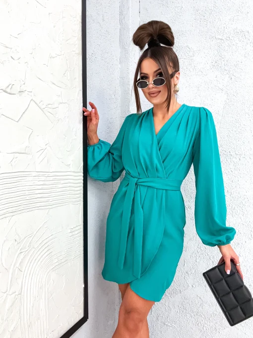 rochie-scurta-turcoaz-cu-decolteu-petrecut-si-cordon-in-talie