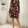 rochie-scurta-vaporoasa-cu-imprimeu-floral-si-cordon-in-talie