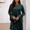 rochie-scurta-verde-din-catifea-cu-maneci-evazate-si-fundite-decorative