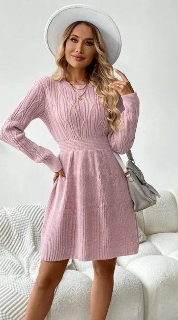 rochie-tricotata-roz-cu-croi-in-a