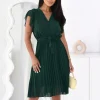 rochie-verde-cu-decolteu-petrecut-si-pliuri-elegante