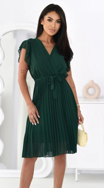 rochie-verde-cu-decolteu-petrecut-si-pliuri-elegante