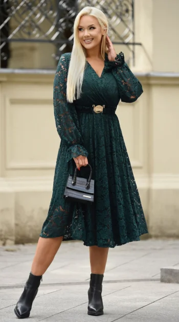 rochie-verde-eleganta-din-dantela-cu-decolteu-petrecut-si-maneci-lungi