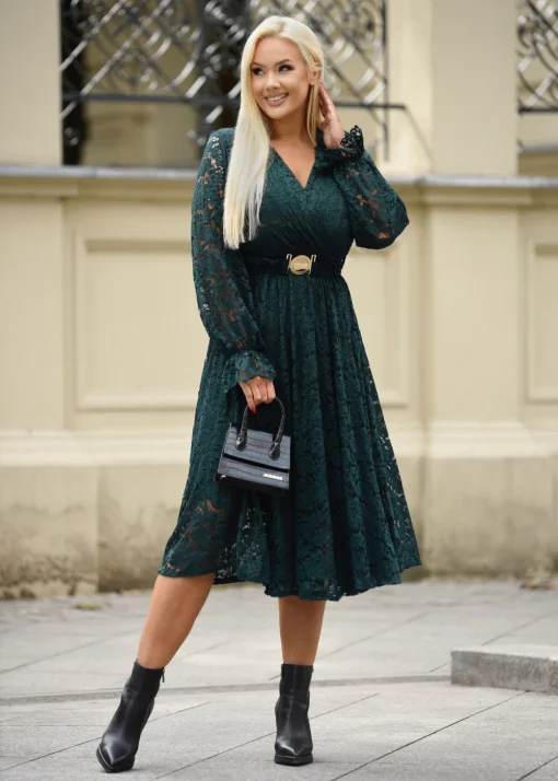 rochie-verde-eleganta-din-dantela-cu-decolteu-petrecut-si-maneci-lungi