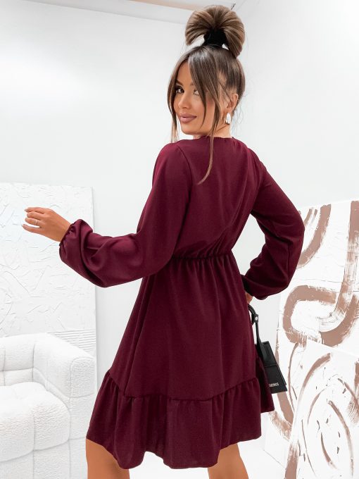 rochie-visinie-cu-decolteu-petrecut-si-maneci-bufante