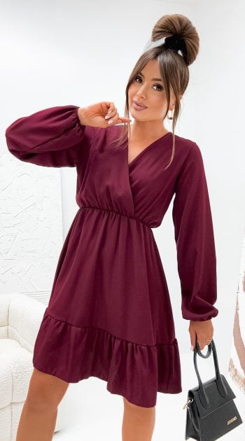 rochie-visinie-cu-decolteu-petrecut-si-maneci-bufante