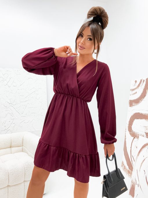 rochie-visinie-cu-decolteu-petrecut-si-maneci-bufante