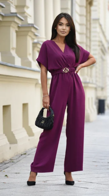 salopeta-magenta-eleganta-cu-decolteu-petrecut