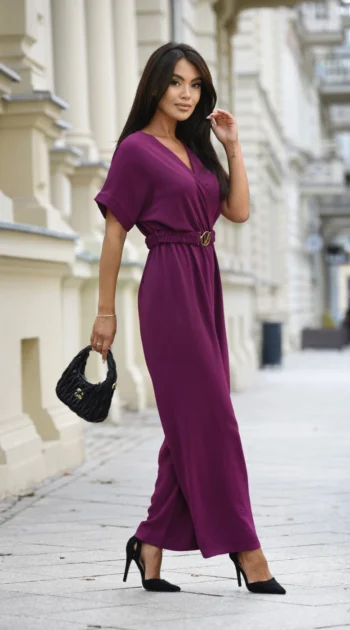 salopeta-magenta-eleganta-cu-decolteu-petrecut