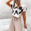 salopeta-petrecuta-cu-imprimeu-geometric-si-pantaloni-lungi-bej