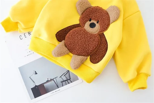 set-2-piese-baieti-galben-si-bej-cu-ursulet-aplicat