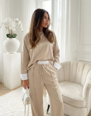 Set dama casual bej cu manseta alba si pantaloni cu talie inalta