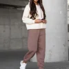 set-dama-crem-si-cappuccino-vatuit-din-bumbac-cu-hanorac-si-pantaloni-casual