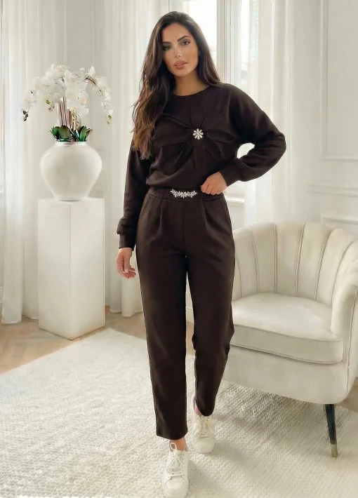 set-dama-maro-cu-aplicatie-floare-si-stras-si-pantaloni-cu-talie-elastica
