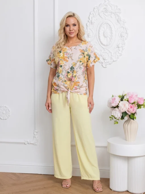 set-din-vascoza-cu-bluza-inflorata-cu-funda-si-pantaloni-lejeri