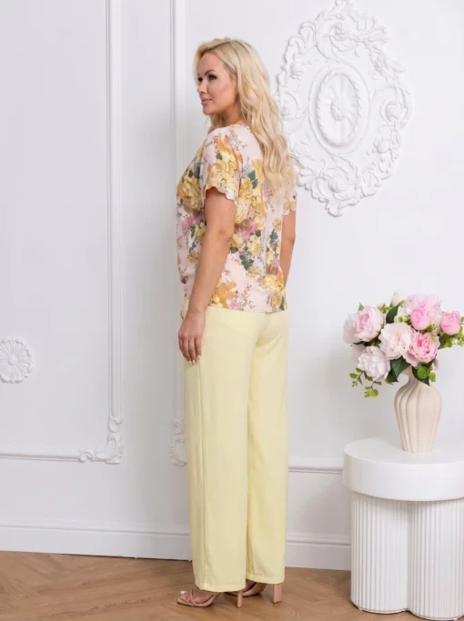 set-din-vascoza-cu-bluza-inflorata-cu-funda-si-pantaloni-lejeri