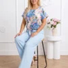 set-din-vascoza-cu-bluza-inflorata-si-pantaloni-lejeri
