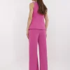 set-elegant-roz-cu-pantaloni-si-vesta-eleganta-cu-nasturi-decorativi