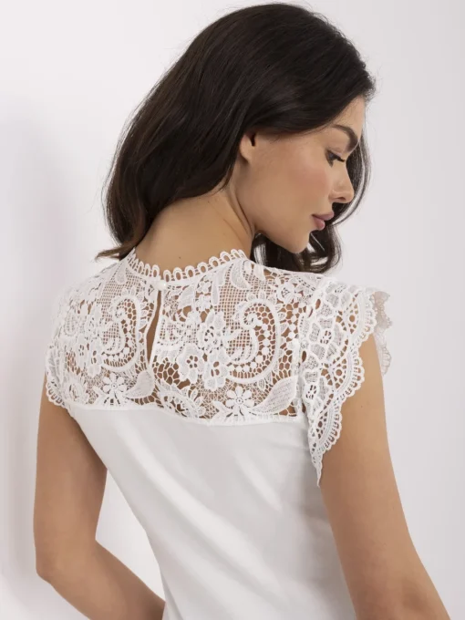 top-alb-mulat-cu-detalii-din-dantela
