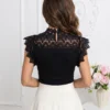 top-din-bumbac-elastic-cu-dantela-eleganta-la-umeri