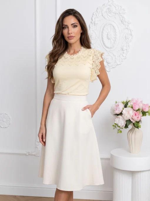 top-din-bumbac-elastic-cu-dantela-eleganta-la-umeri