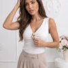 top-elegant-cu-decolteu-in-v-si-accesoriu-metalic-auriu