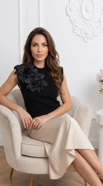 top-elegant-din-tricot-fin-cu-aplicatie-florala-3d