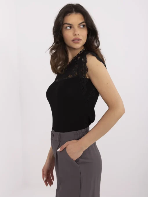 top-negru-mulat-cu-detalii-din-dantela