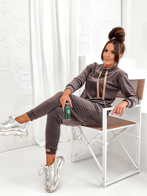 trening-dama-gri-din-catifea-cu-snur-decorativ