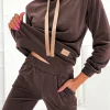 trening-dama-maro-inchis-din-catifea-cu-snur-decorativ