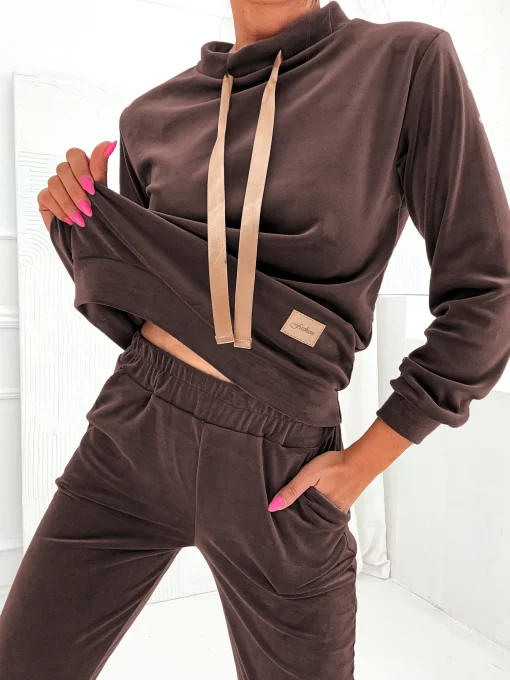 trening-dama-maro-inchis-din-catifea-cu-snur-decorativ