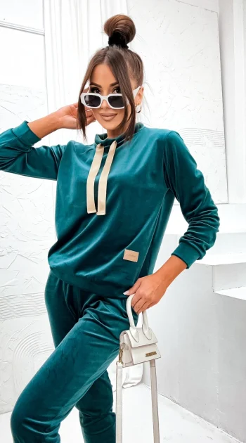 trening-din-catifea-verde-smarald-cu-bluza-si-pantaloni-conici